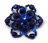Broša ar Blue Violet krāsas stikliem un kristāliem